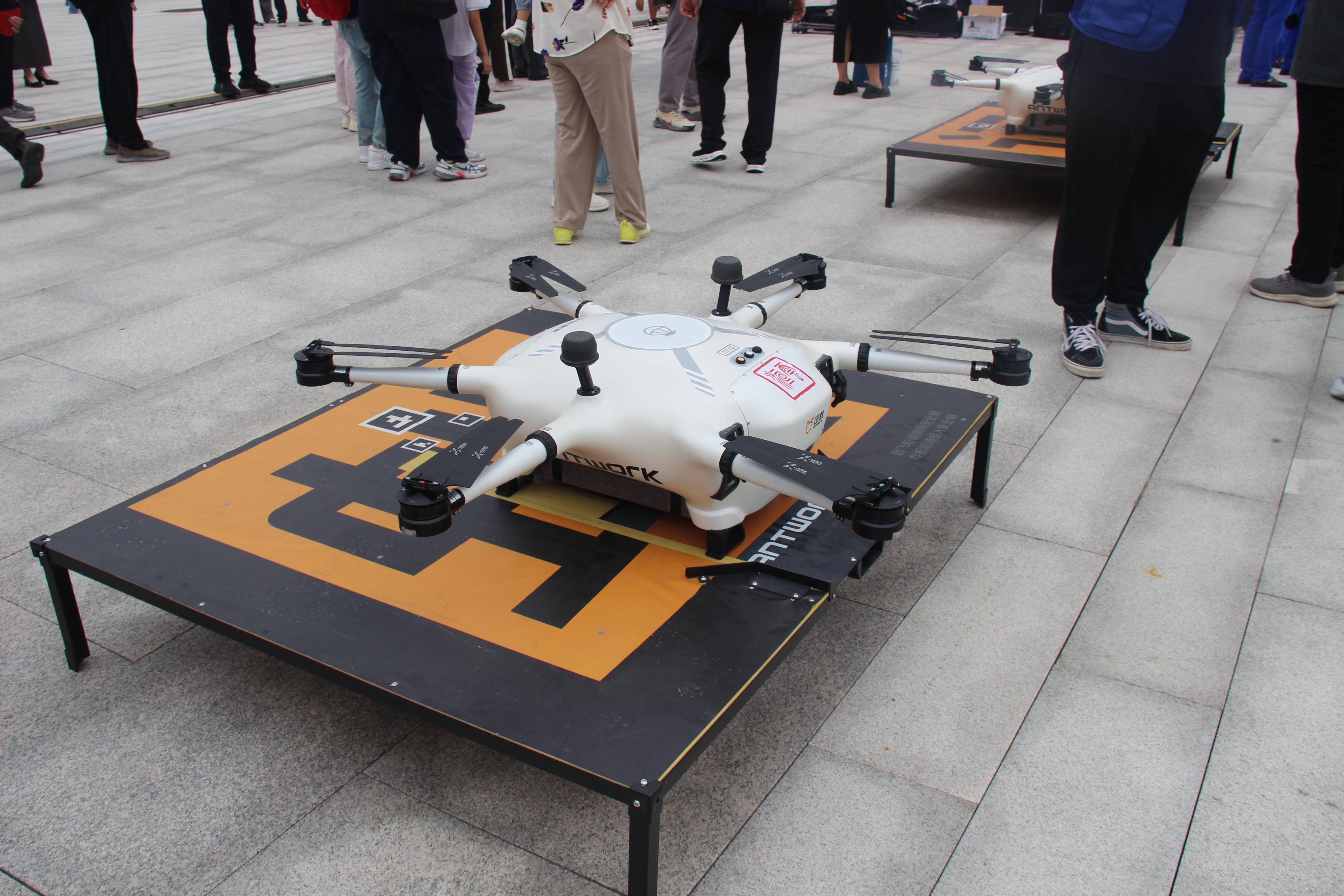 关于特色无人机空中表演，科技演绎运动新篇章的信息