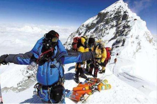 关于高原雪山徒步，深入冰雪世界的极限探险的信息