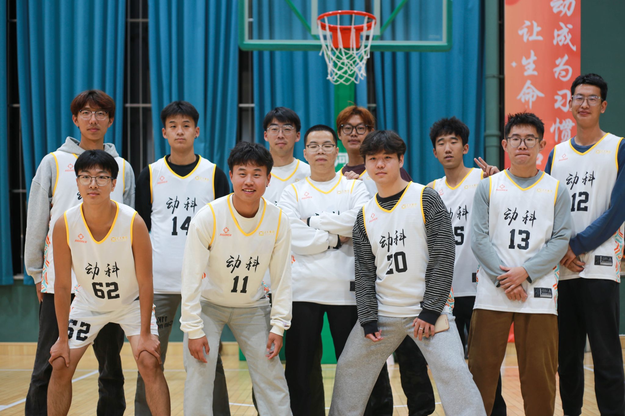 中国青少年篮球代表队在国际比赛中夺冠，再创佳绩的简单介绍