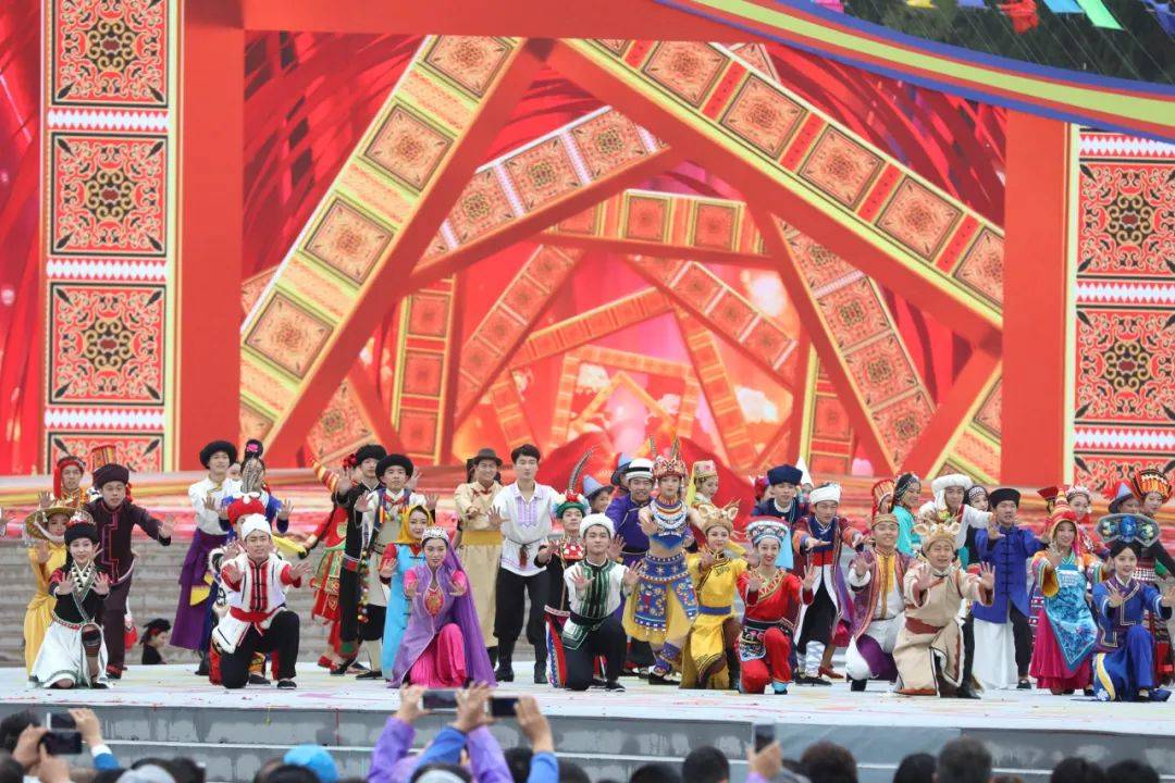 篮球运动在少数民族地区深耕,促进民族团结发展 篮球运动在少数民族地区深耕,促进民族团结发展