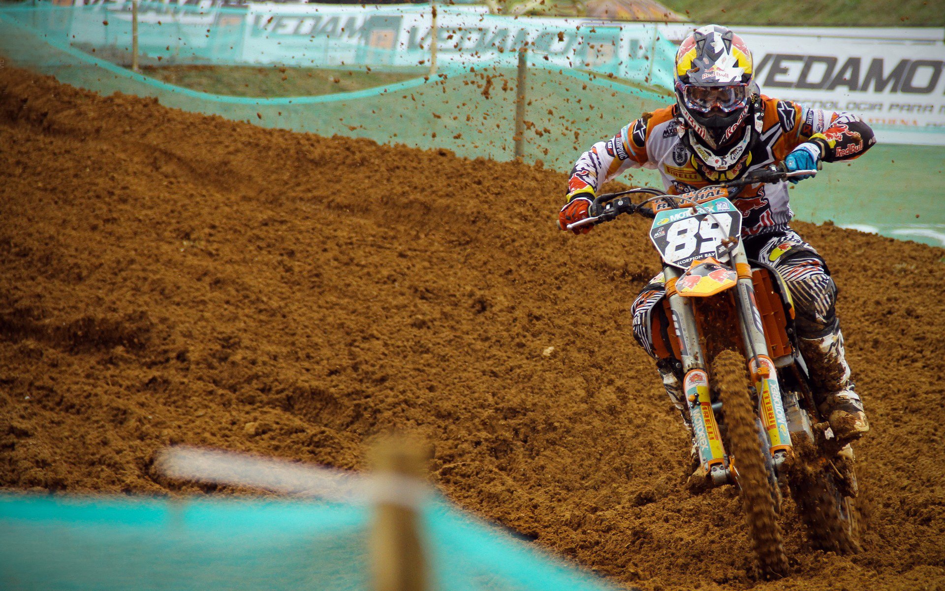 米兰体育官方入口-法甲连胜势头强劲，争冠悬念加剧，法甲几场