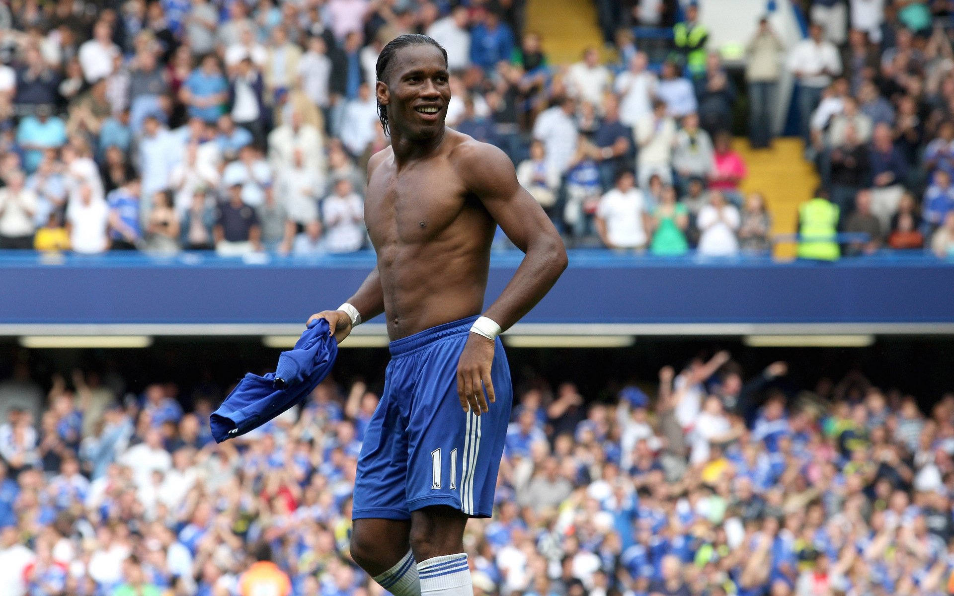 米兰体育APP网页版-赛季终极对决预测：冠军争夺的最终战光芒四射，王者终极对决