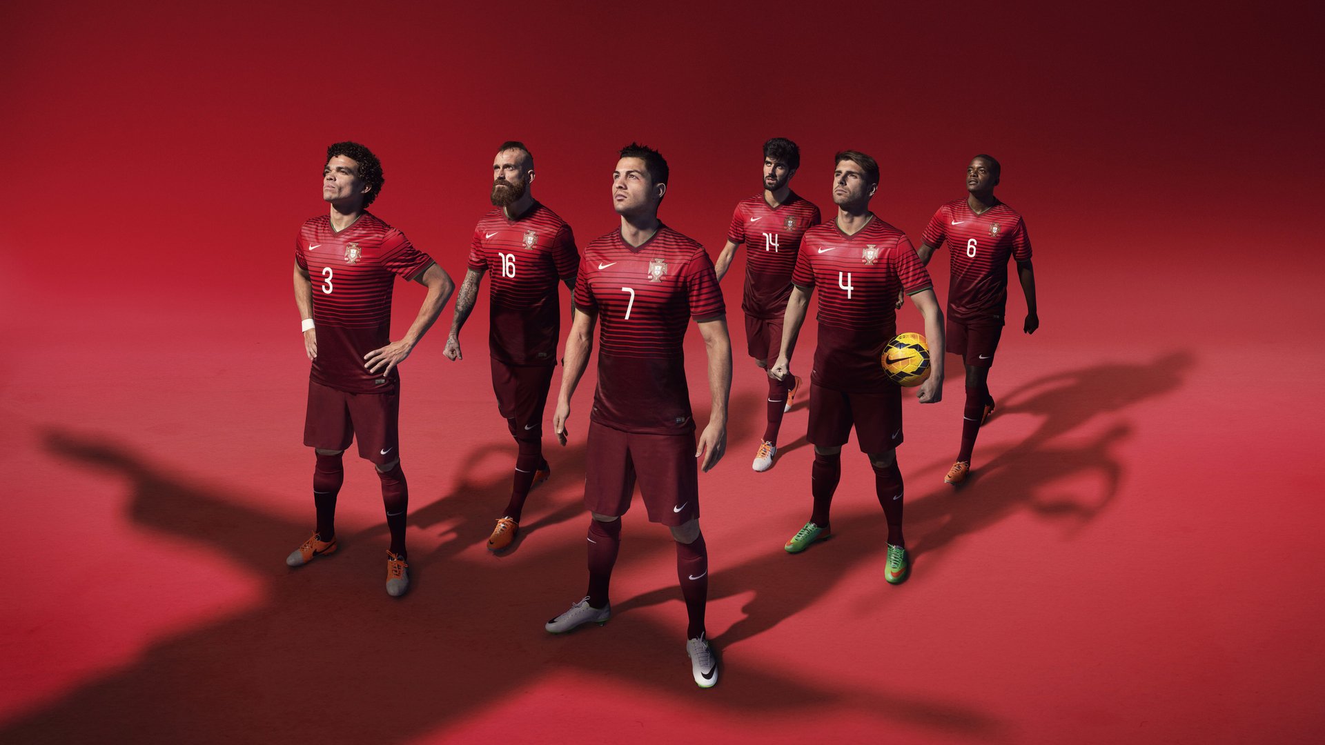 外国足球友谊赛，文化交流新平台，外国足球联赛